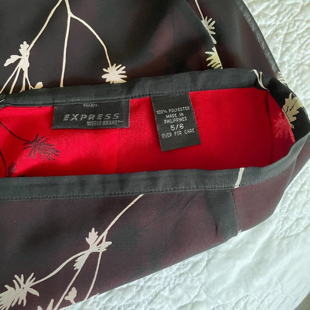 EXPRESS SKIRT - Picture 3 of 9